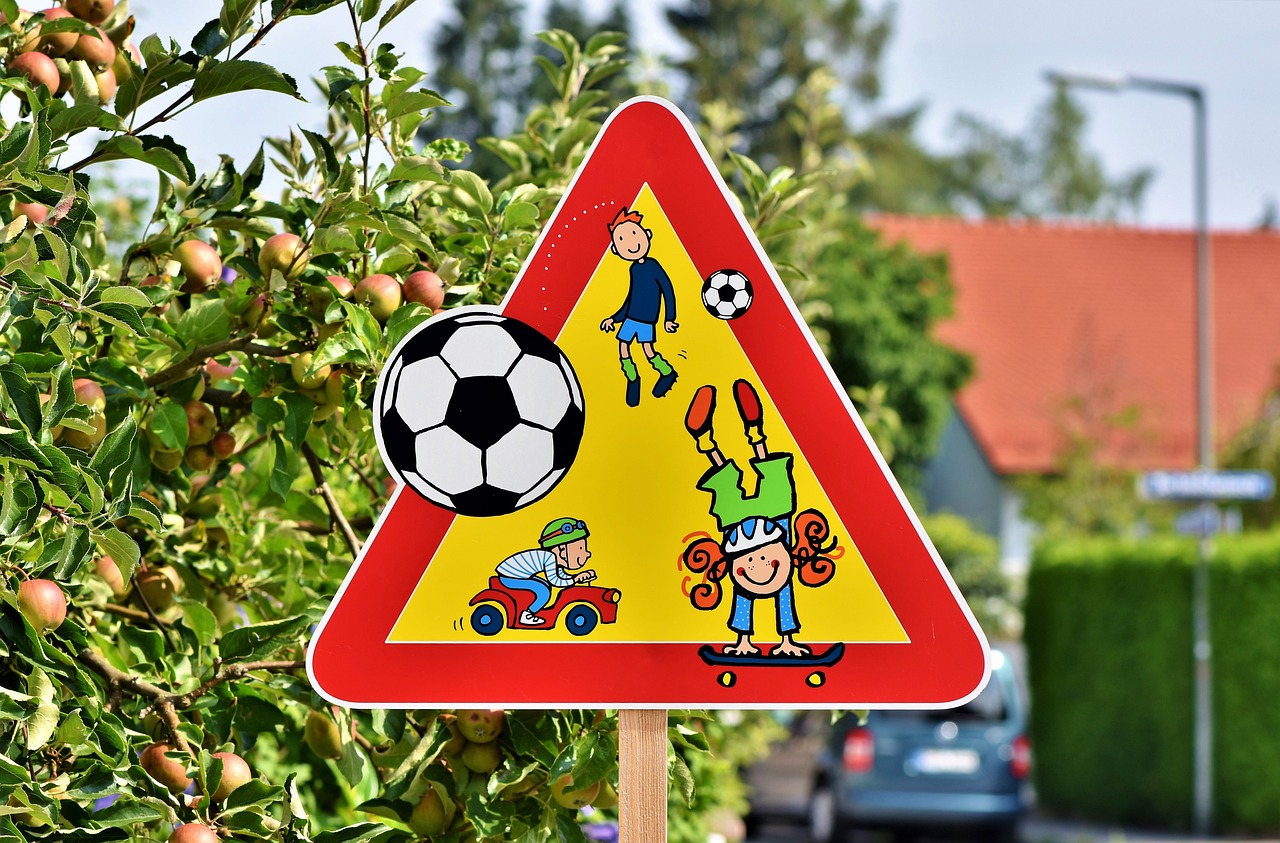 play street, children, a notice-3547385.jpg